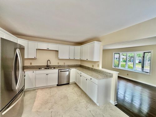 2021 Chambers St, Maplewood, MN, 55109-3411 | Card Image