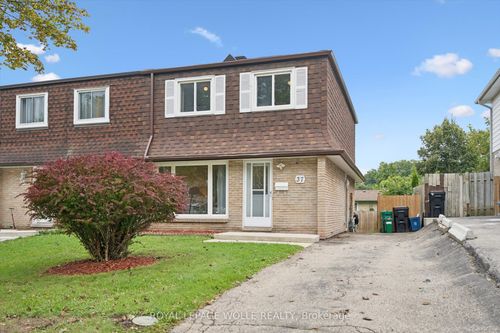 37 Shadeland Cres, Kitchener, ON, N2M2J1 | Card Image