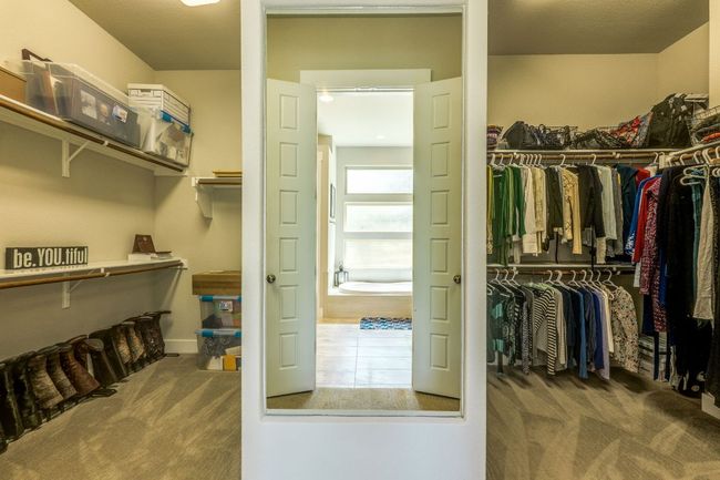 Primary closet with 2 sides | Image 27