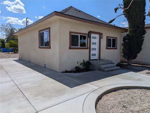 176 E M St, Colton, CA, 92324-3422 | Card Image