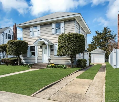 126 Stuyvesant Ave, Merrick, NY, 11566-3510 | Card Image