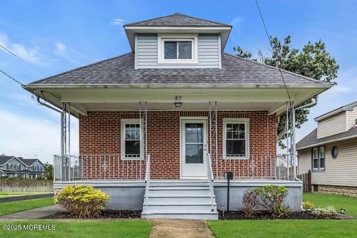 37 Knight Ave, RUNNEMEDE, NJ, 08078-1745 | Card Image