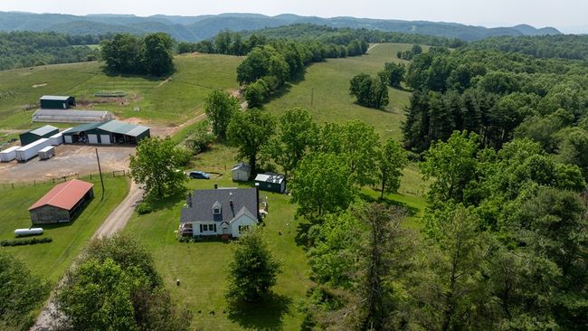 7760 Squirrel Spur Rd, House other with 4 bedrooms, 2 bathrooms and 1 parking in Meadows of Dan VA | Image 8