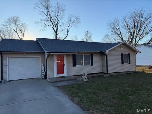 1261 Kingsway Dr, Cape Girardeau, MO, 63701-3603 | Card Image