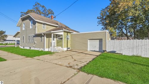 709 S Mitchell St, Cadillac, MI, 49601-2564 | Card Image