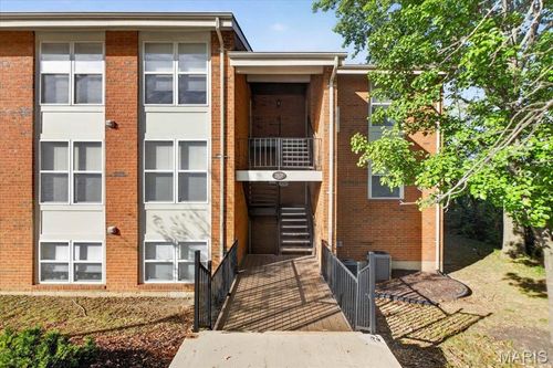 2020 Greenglen Dr, Saint Louis, MO, 63122-5277 | Card Image