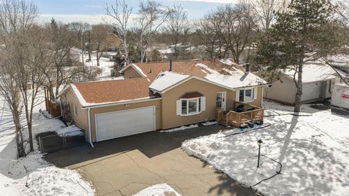 8118 France Ave N, Brooklyn Park, MN, 55443-2715 | Card Image