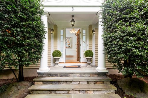 8 Peabody Ln, Westport, CT, 06880-3932 | Card Image