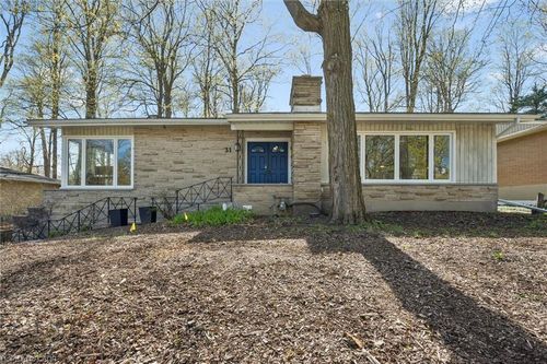 31 Forest Hill Dr, Kitchener, ON, N2M4G2 | Card Image