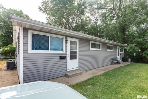 1117 Ann Eliza St, Pekin, IL, 61554-3500 | Card Image