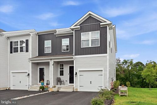 121 Tudor Ln, DOWNINGTOWN, PA, 19335 | Card Image