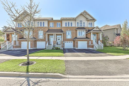 7 Arthur Case Cres, Mount Albert, ON, L0G1M0 | Card Image