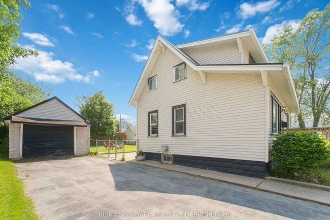 305 Emerick Ave, House other with 3 bedrooms, 1 bathrooms and 2 parking in Fort Erie ON | Image 17