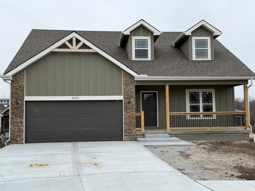 2021 Riverstone Dr, Excelsior Springs, MO, 64024-7001 | Card Image