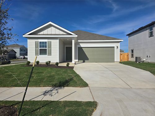 421 Wedemeyer St, Taylor, TX, 76574-2581 | Card Image