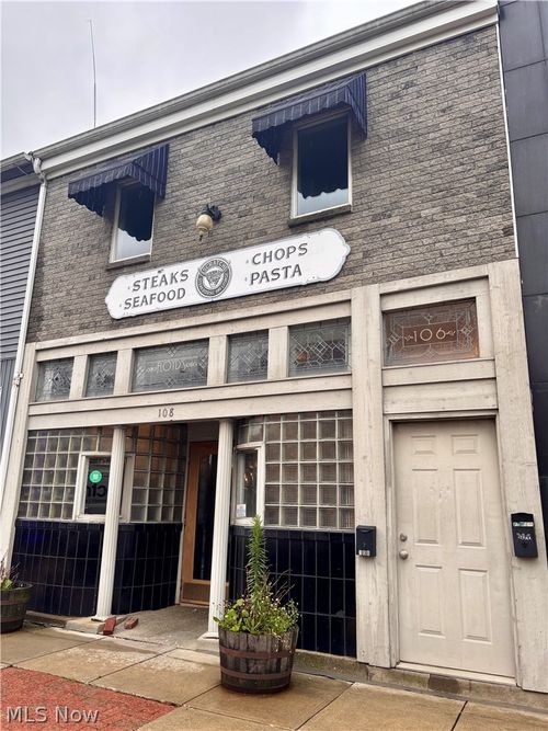 108 E Main St, Louisville, OH, 44641-1467 | Card Image