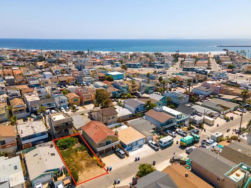 316 Santa Monica Dr, Oxnard, CA, 93035-4472 | Card Image