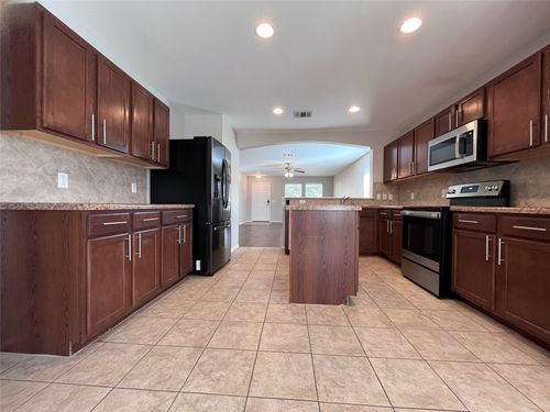 5704 Nelson Oaks Dr, Austin, TX, 78724-7251 | Card Image