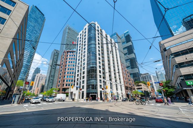 305 - 801 Bay St, Condo with 1 bedrooms, 2 bathrooms and 1 parking in Toronto ON | Image 1