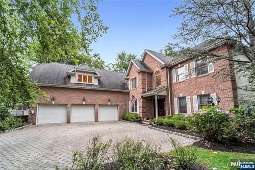 136 Tappan Rd, Norwood, NJ, 07648-1724 | Card Image