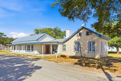 501 London St, Castroville, TX, 78009-4525 | Card Image