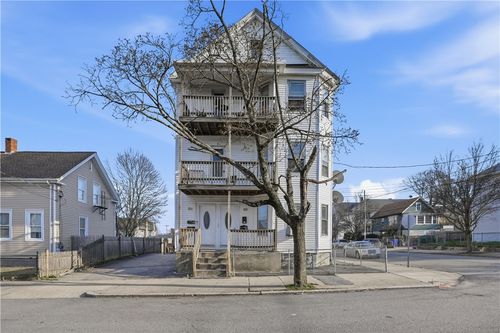 213 Meadow St, Pawtucket, RI, 02860-4328 | Card Image