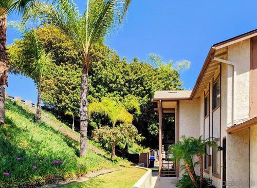 8293 Echo Dell Rd, San Diego, CA, 92119-1041 | Card Image