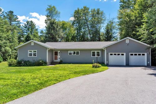 33 Winterlane Cir, Essex, VT, 05452-3837 | Card Image