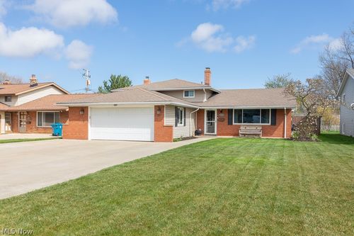 24798 Mitchell Dr, North Olmsted, OH, 44070-3434 | Card Image