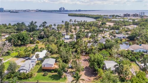 67 Oak St, NORTH FORT MYERS, FL, 33903-4470 | Card Image