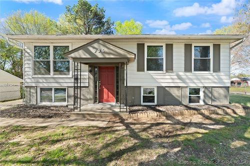 936 Pennsylvania Ave, Jeffersonville, IN, 47130-5749 | Card Image