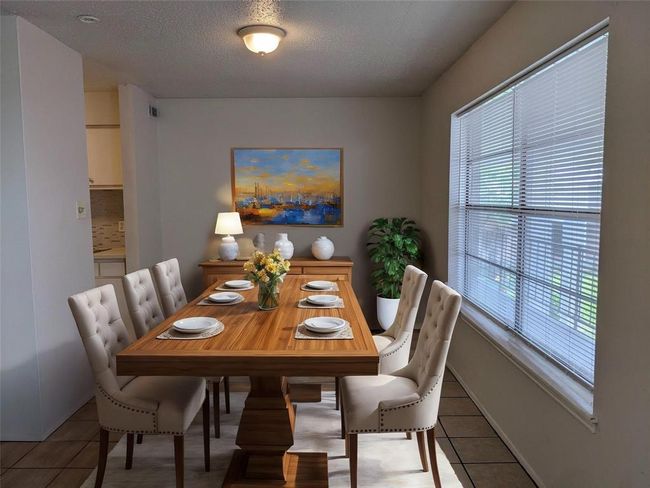 Virtualy staged dining room | Image 9