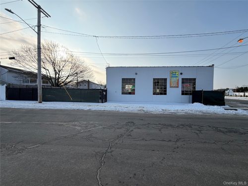 628 Shore Road, Babylon, NY, 11757 | Card Image