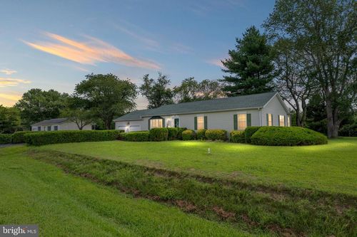 2 Falcon Crest Dr, HARBESON, DE, 19951-9733 | Card Image