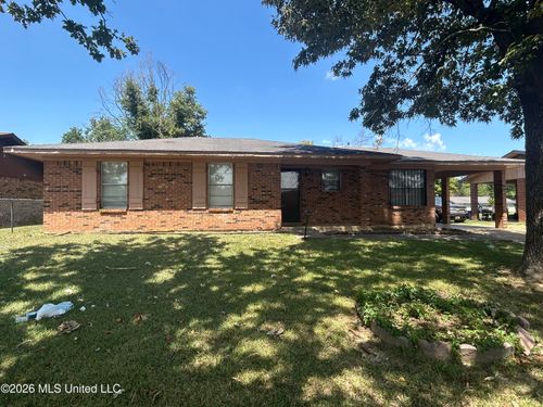2615 Kay White Cir, Greenwood, MS, 38930-7204 | Card Image