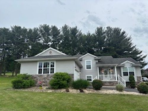 518 Equestrian Way, Mount Pleasant, PA, 15666-3422 | Card Image