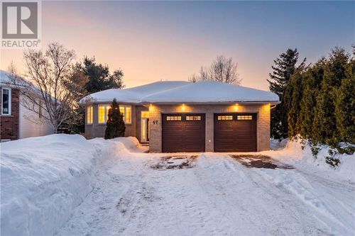 67 Ravina Ave, Garson, ON, P3L1C2 | Card Image