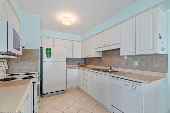 202 - 9 Pine St, House attached with 3 bedrooms, 2 bathrooms and 1 parking in Grand Bend ON | Image 22