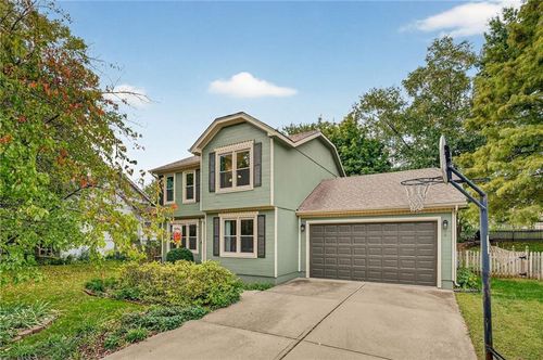 716 White Oak Ln, Liberty, MO, 64068-7406 | Card Image