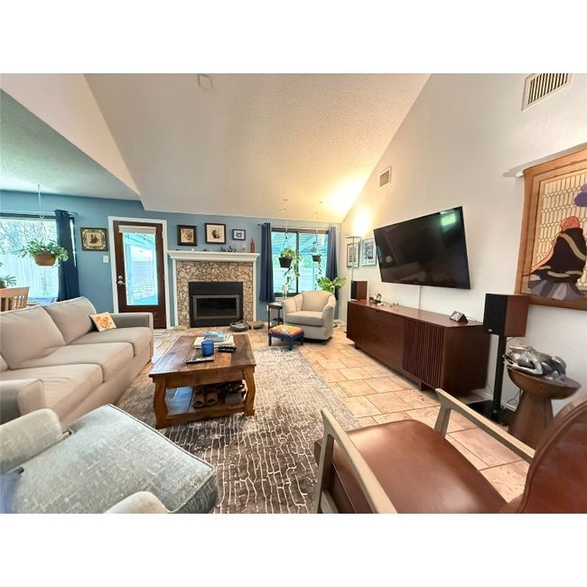 8112 Cache Dr, House other with 3 bedrooms, 2 bathrooms and 6 parking in Austin TX | Image 11