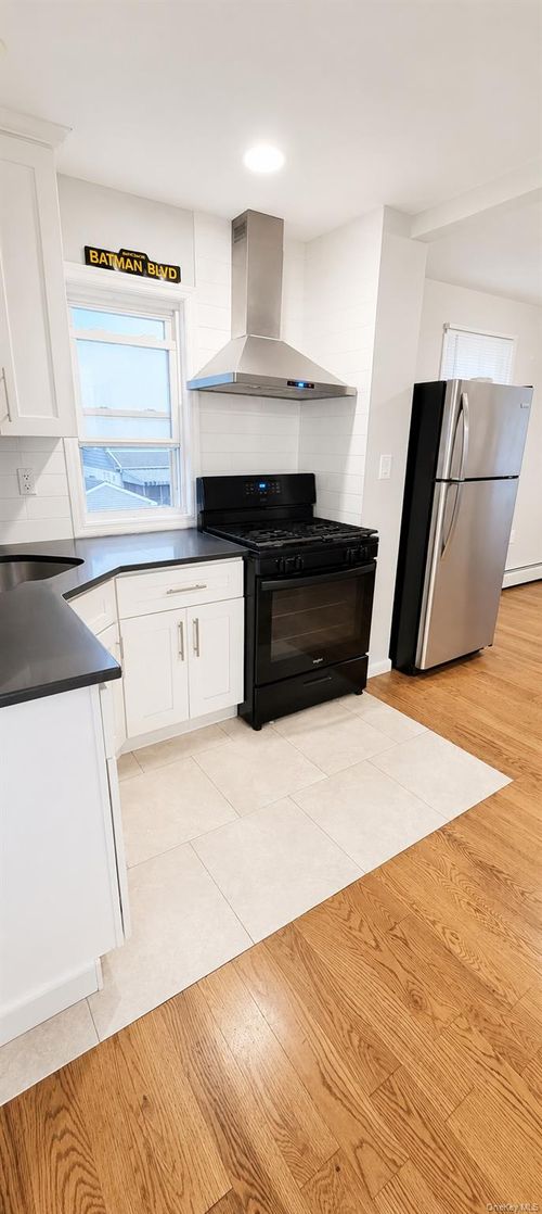 24738 88th Drive, New York, NY, 11426 | Card Image