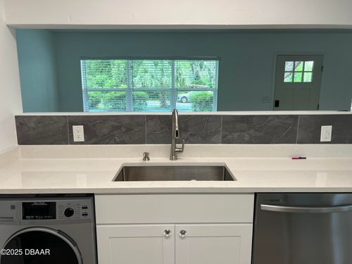 106 S Oakland Ave, San Mateo, FL, 32187-2450 | Card Image