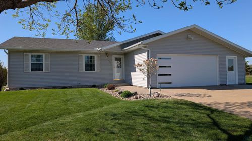 1093 12th St Ne, Sioux Center, IA, 51250-2448 | Card Image