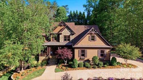 2748 Trent Dr Ne, Conover, NC, 28613-9415 | Card Image