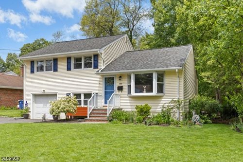 197 Pleasant Ave, Fanwood, NJ, 07023-1158 | Card Image