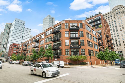 604-333 W Hubbard St, Chicago, IL, 60654-4971 | Card Image