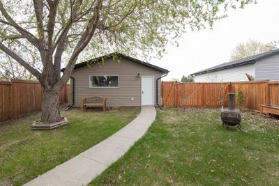 26 Mckinlay Cres, House detached with 4 bedrooms, 2 bathrooms and 4 parking in Lacombe AB | Image 2