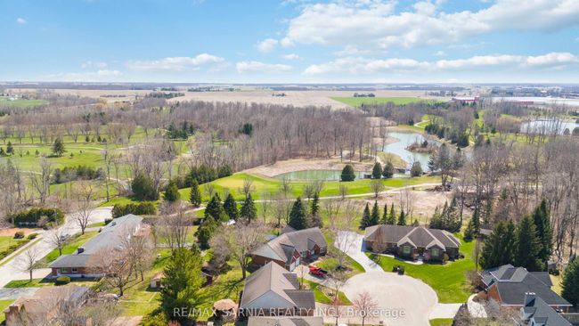 35 Frances Dr, House other with 6 bedrooms, 3 bathrooms and 4 parking in Forest ON | Image 43