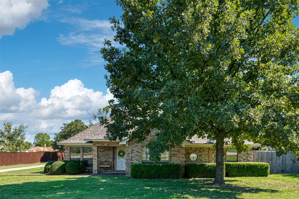 Bent Tree Trl, Burleson, TX 76028