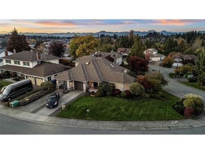 34953 Orion Pl, House other with 4 bedrooms, 5 bathrooms and 6 parking in Abbotsford BC | Image 1